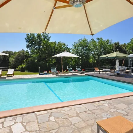 Sleeps 4 T242009 *